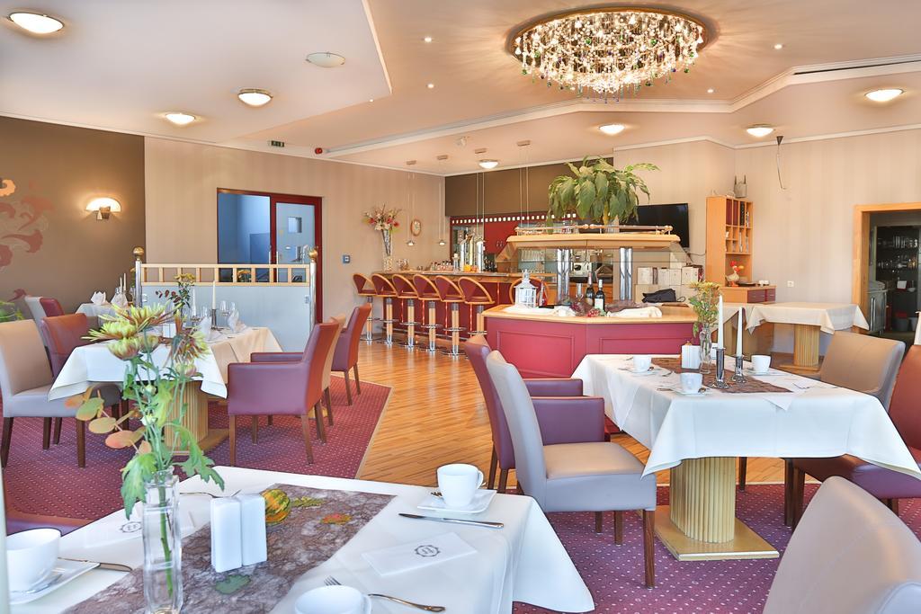 Hotel Kristall Weisswasser Extérieur photo