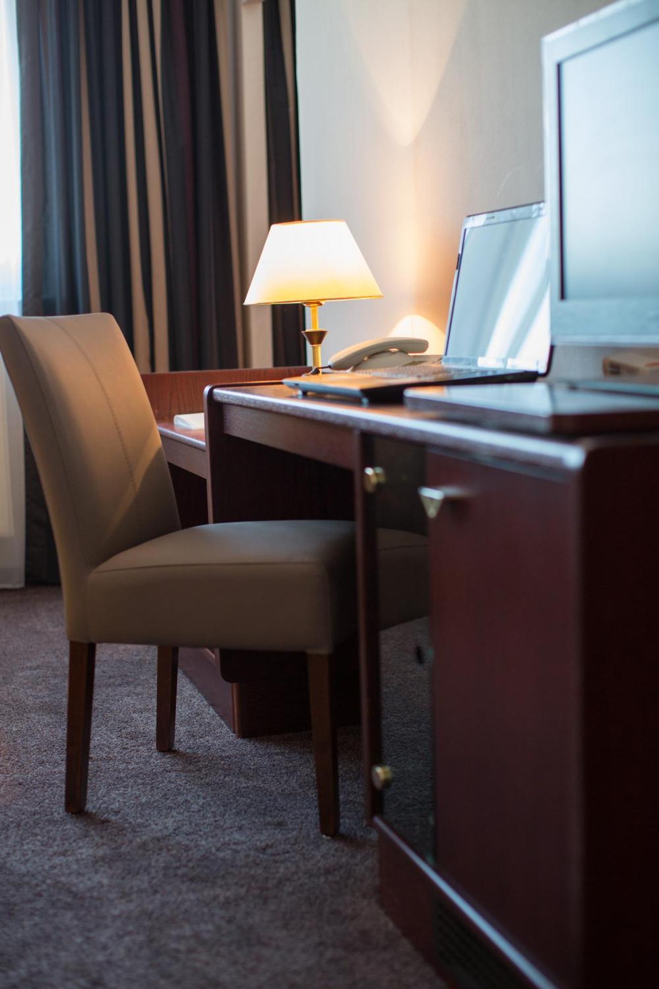 Hotel Kristall Weisswasser Extérieur photo