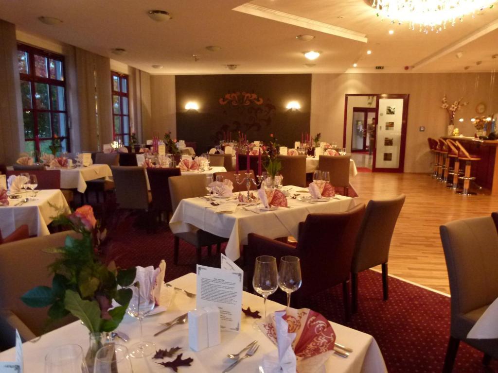 Hotel Kristall Weisswasser Extérieur photo
